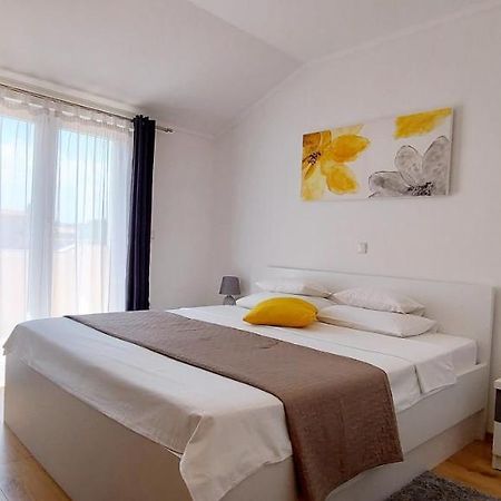 Apartments Marijana Раб Екстериор снимка