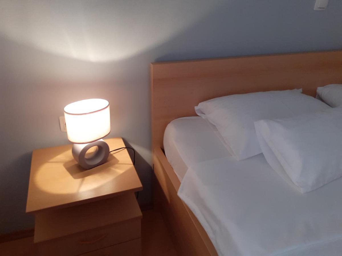 Apartments Marijana Раб Екстериор снимка