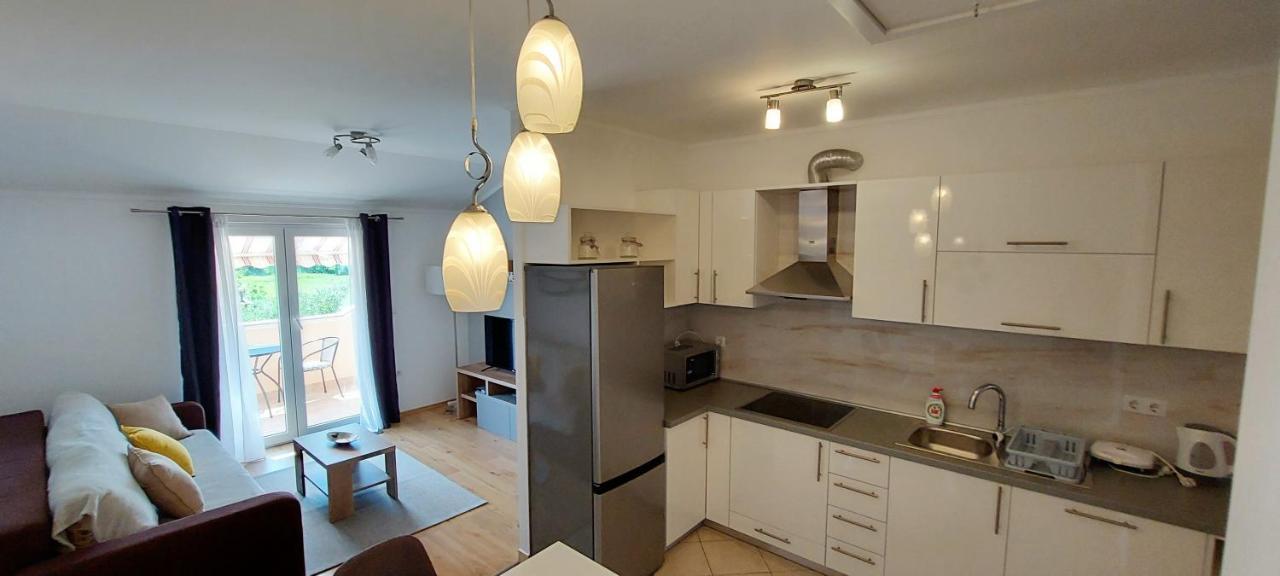 Apartments Marijana Раб Екстериор снимка