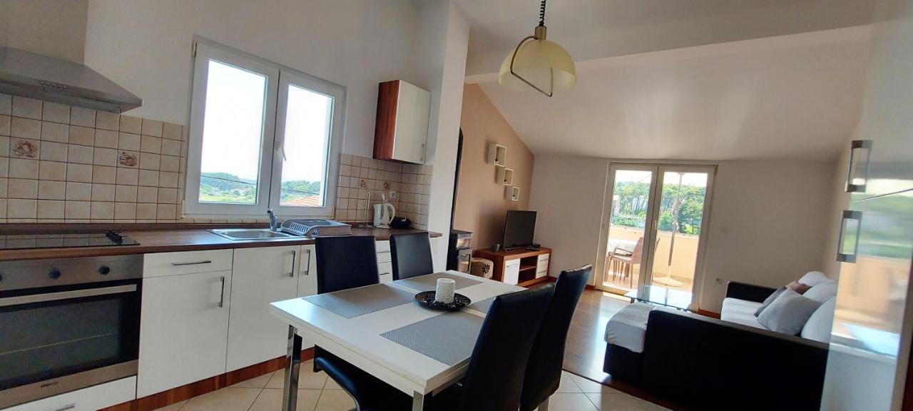 Apartments Marijana Раб Екстериор снимка