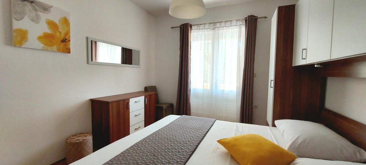 Apartments Marijana Раб Екстериор снимка