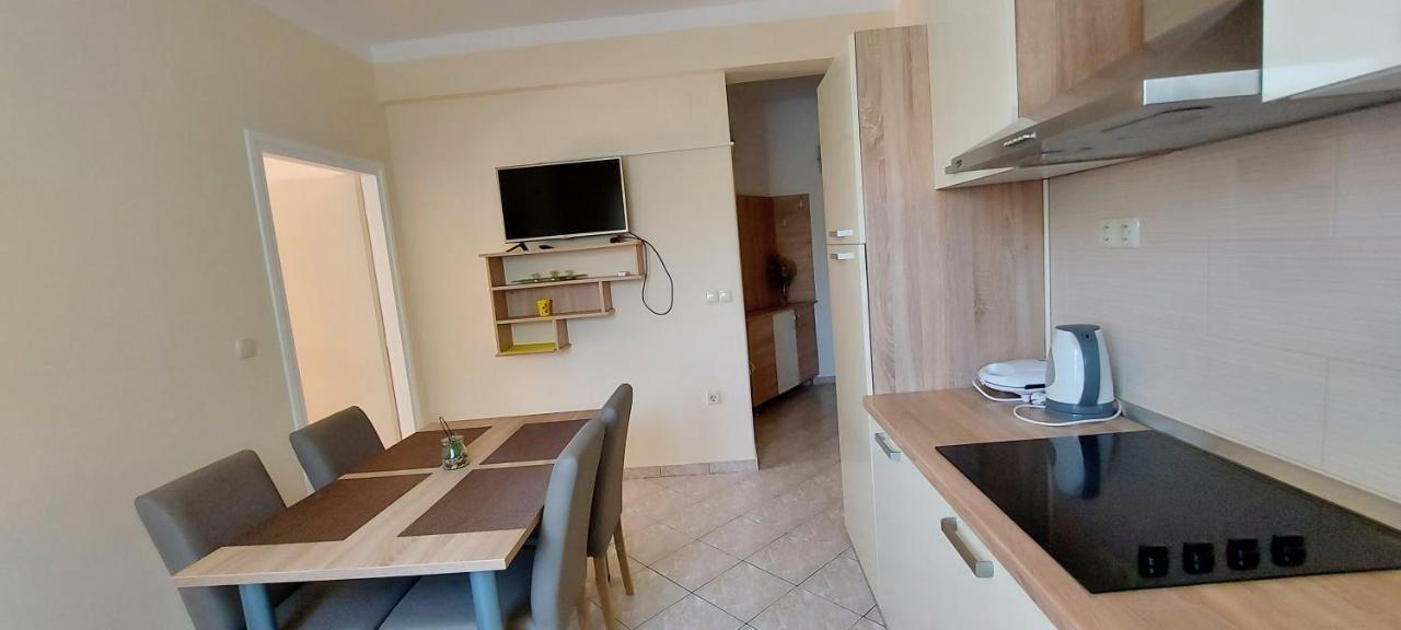 Apartments Marijana Раб Екстериор снимка