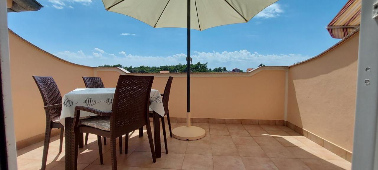 Apartments Marijana Раб Стая снимка