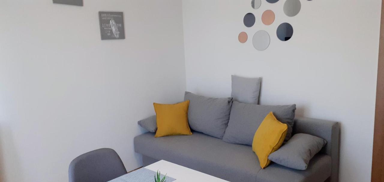 Apartments Marijana Раб Екстериор снимка