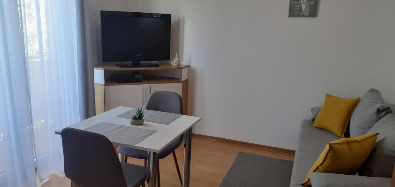 Apartments Marijana Раб Екстериор снимка